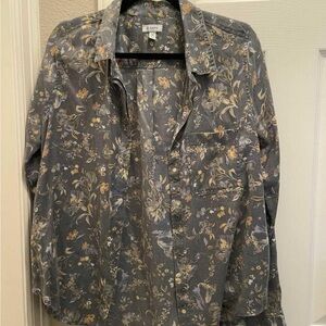 Susina Gray Floral Button Down Shirt